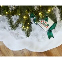 48 Inch White Velvet Tree Skirt With Silver Snowflakes -Winter Light Sales 1231310 web 3